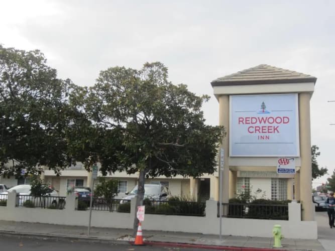 Redwood Creek Inn main