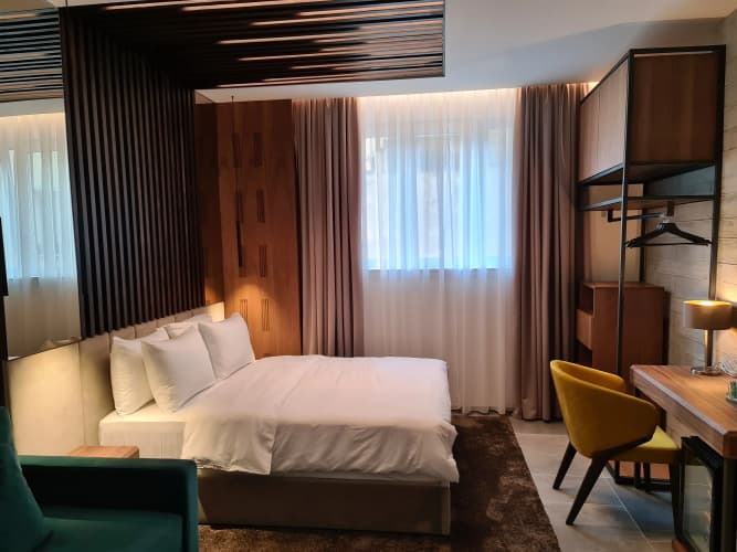 The Location Hotel 4