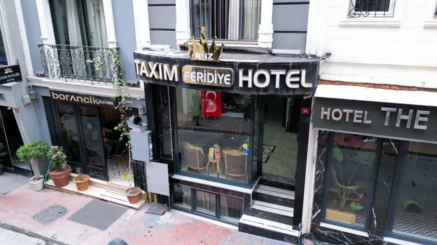 Dnz Thetaximx Hotel 2