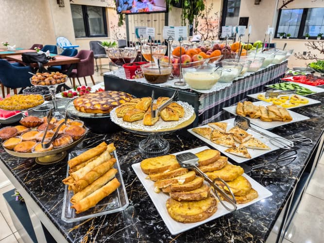 Essam Deluxe Hotel 5