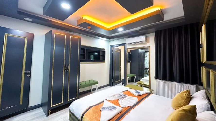 Dnz Thetaximx Hotel main