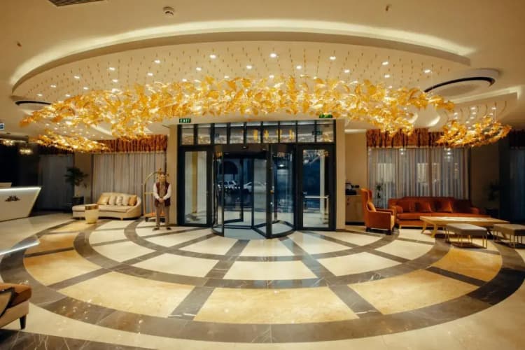Marjan Plaza 4