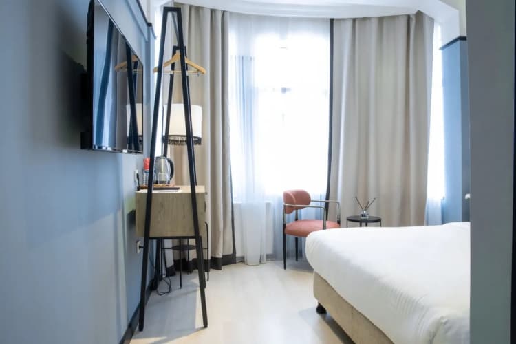 EA Exclusive Hotel 5