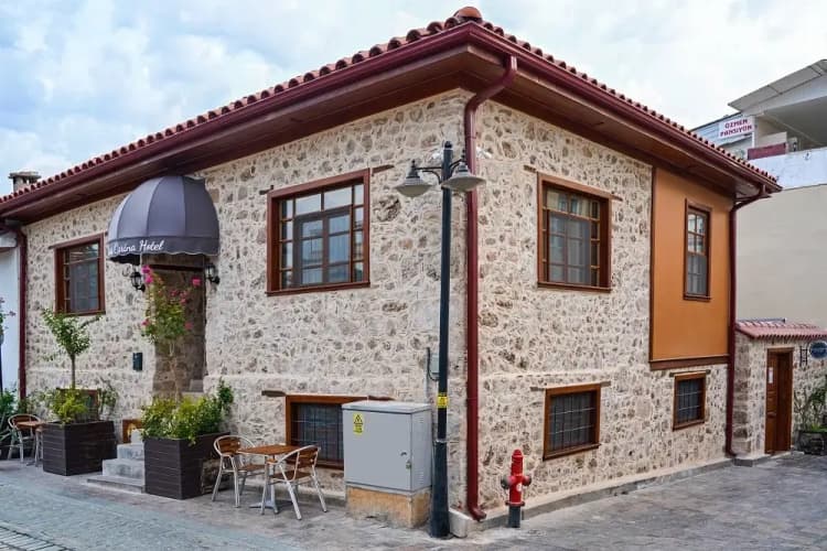 La Casa Carina main