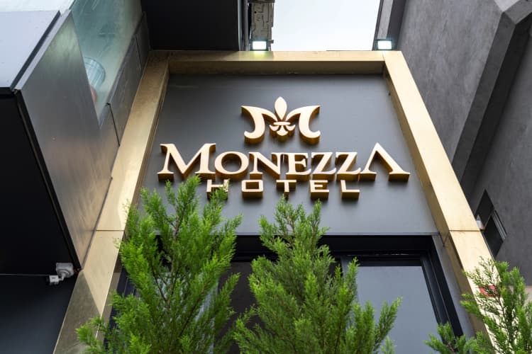 Monezza Hotel 2