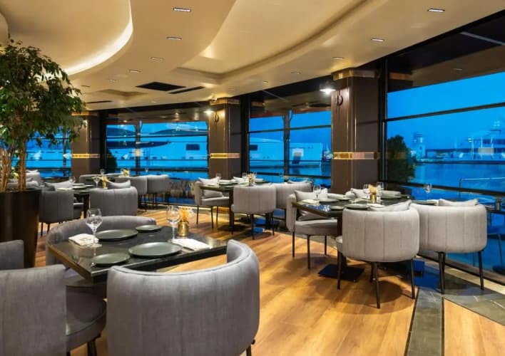 Crowne Plaza Istanbul Tuzla Viaport Marina 4