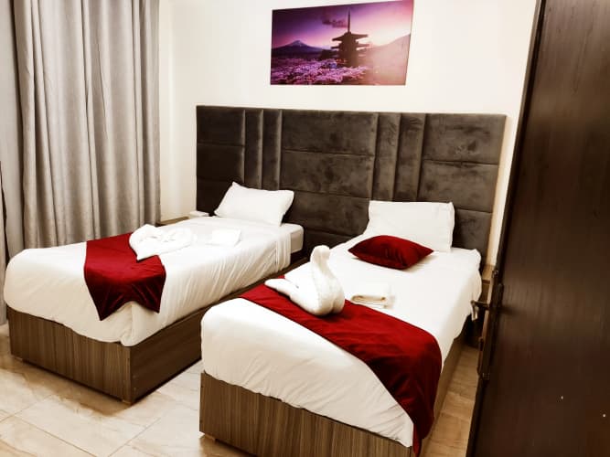 Golden Hotel 3