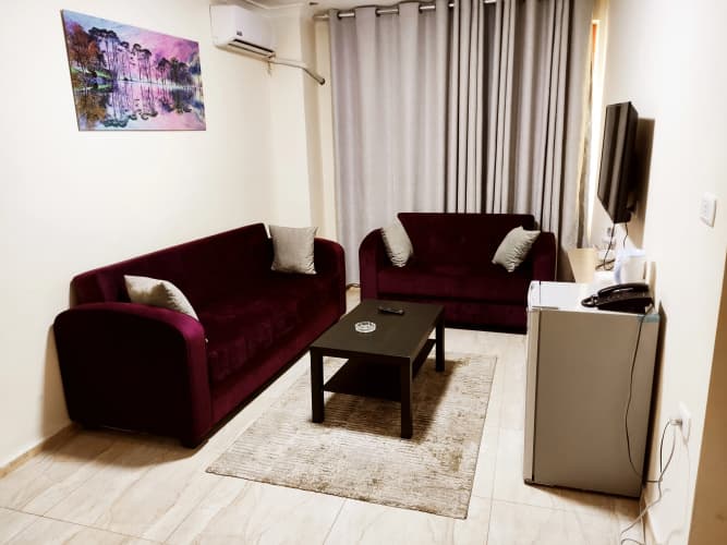 Golden Hotel 4