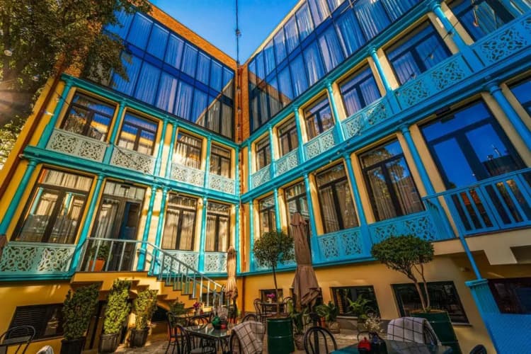 Makmani Hotel 2