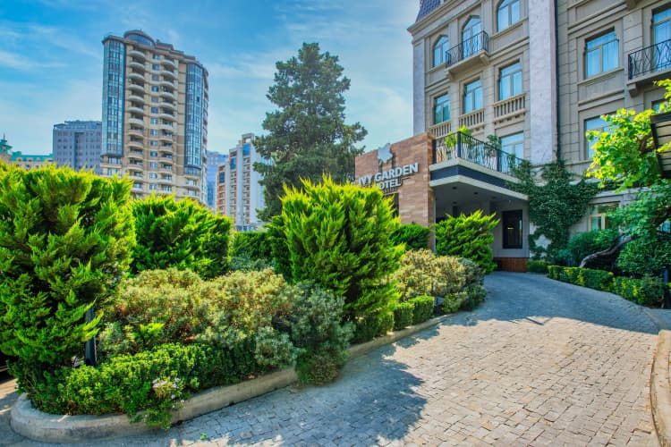 Ivy Garden Hotel 4