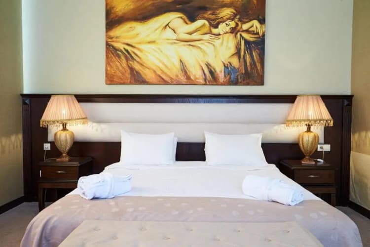 Smith Hotel 5