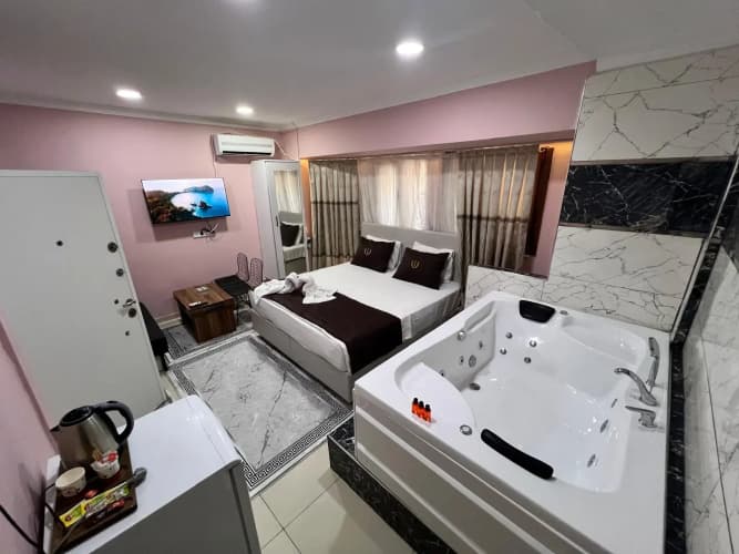 Istanbul Palace Hotel main