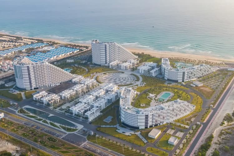The Empyrean Cam Ranh Beach Resort 3