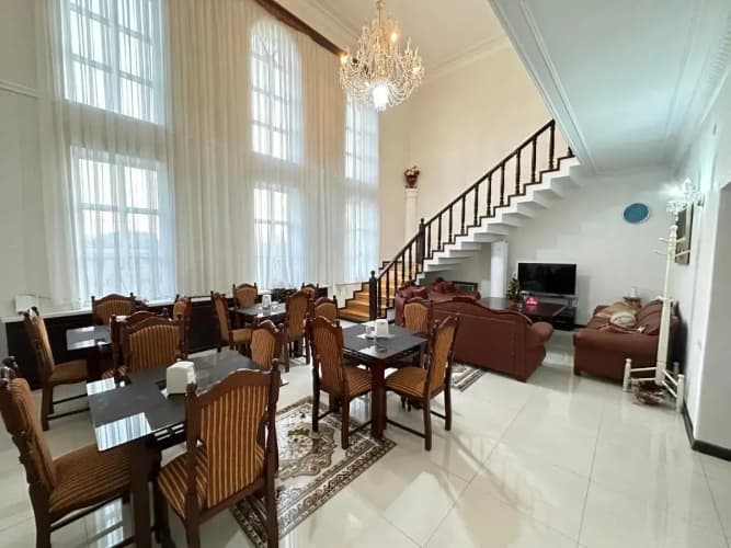 Sarbon Hotel 4