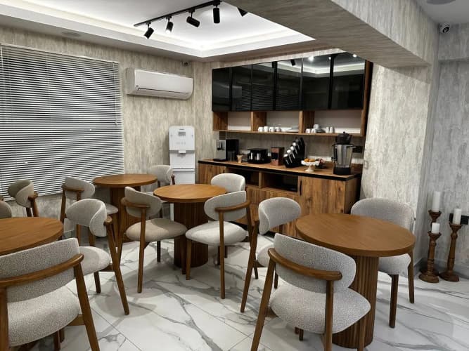 Rexee Hotel 5