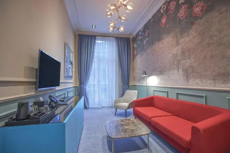 Heritage Hotel & Suites 4