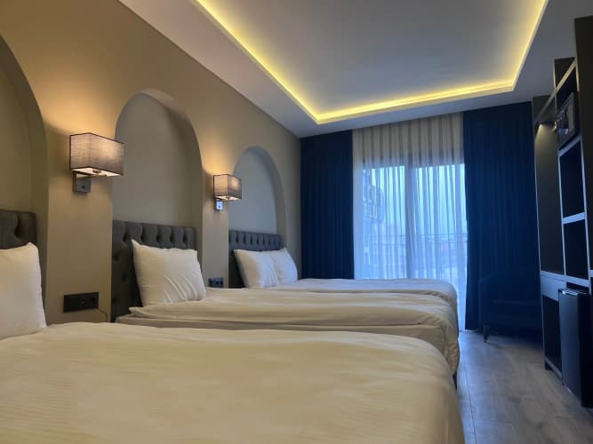 Loft Plus Hotel 5