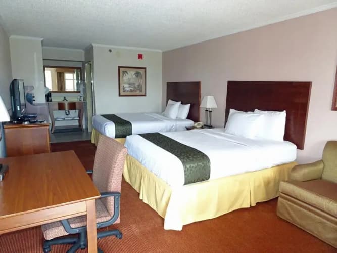 Home Town Inn And Suites 5