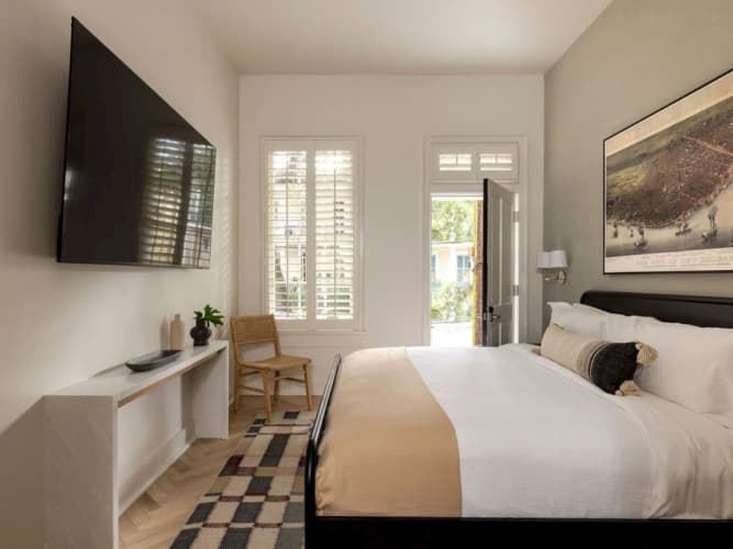 Garden District Hotel 5