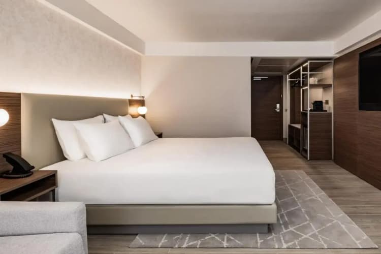 AC Hotel St. Julian's 2
