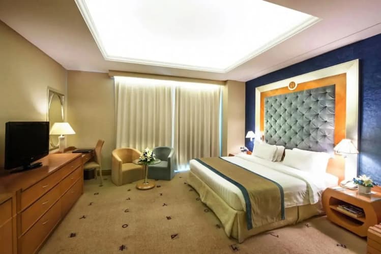 Social Hotel 5