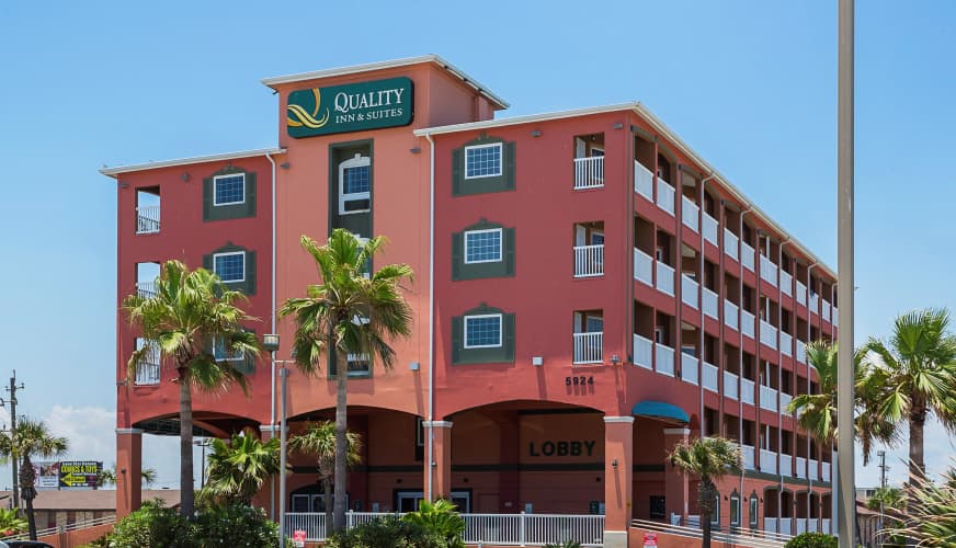 Quality Inn & Suites Beachfront 2
