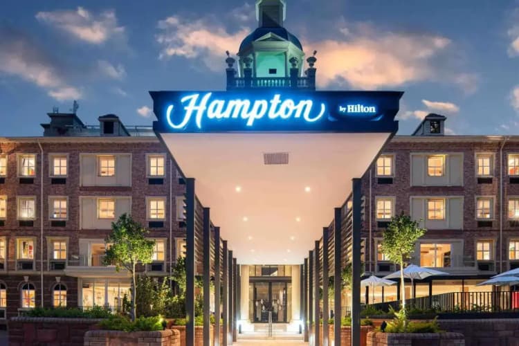 Hampton by Hilton Sandton Grayston 2