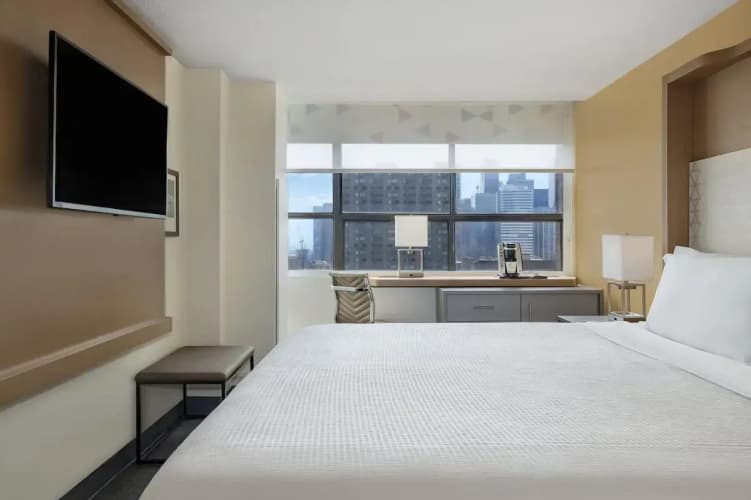 Holiday Inn Toronto Downtown Centre 4