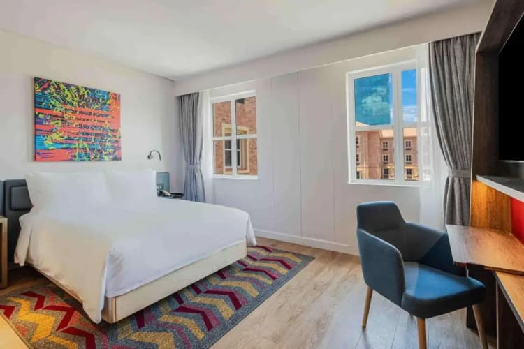 Hampton by Hilton Sandton Grayston 5