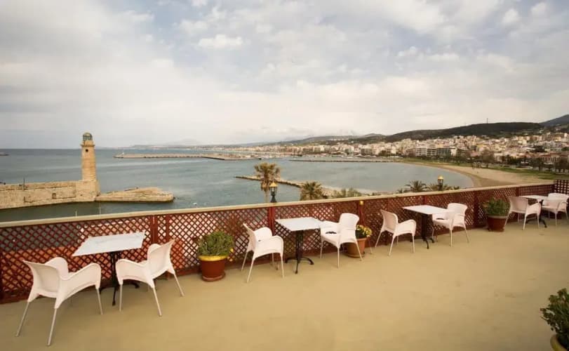 Faros Rooms & Suites 2