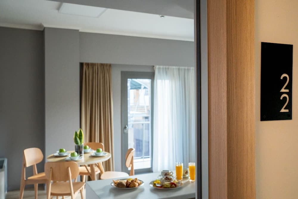 Chroma Fashion Rooms & Apartments 5