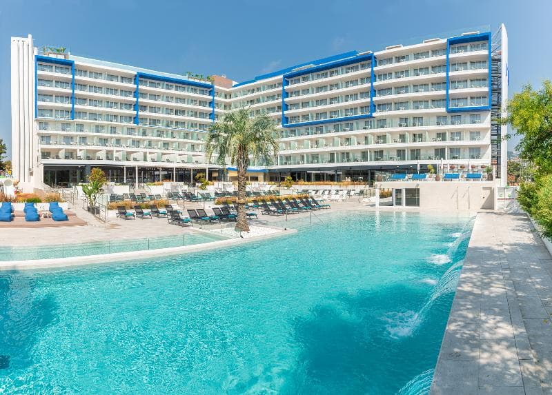 L'Azure Hotel 3