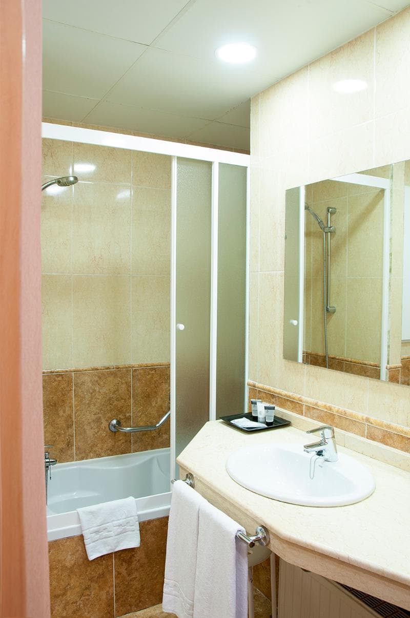 Hotel Maya Alicante 5