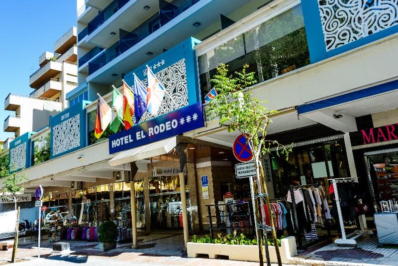 El Hotel Monarque El Rodeo 2