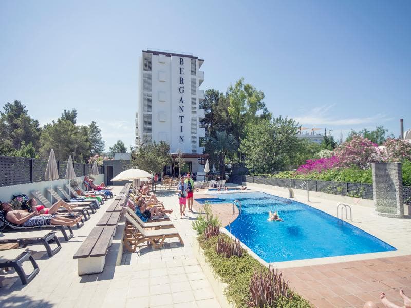 Azuline Hotel Bergantín 3