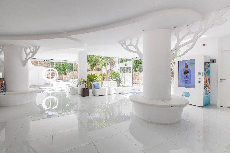 FERGUS Style Cala Blanca Suites 4