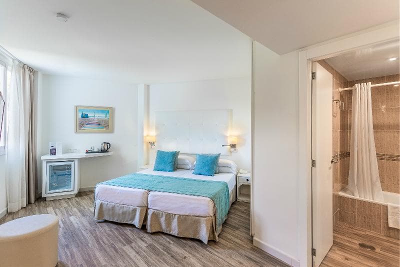 FERGUS Style Cala Blanca Suites 5