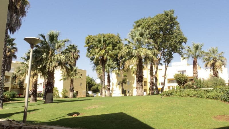 Parque Mourabel, Oasis Village, Pe do Lago 4