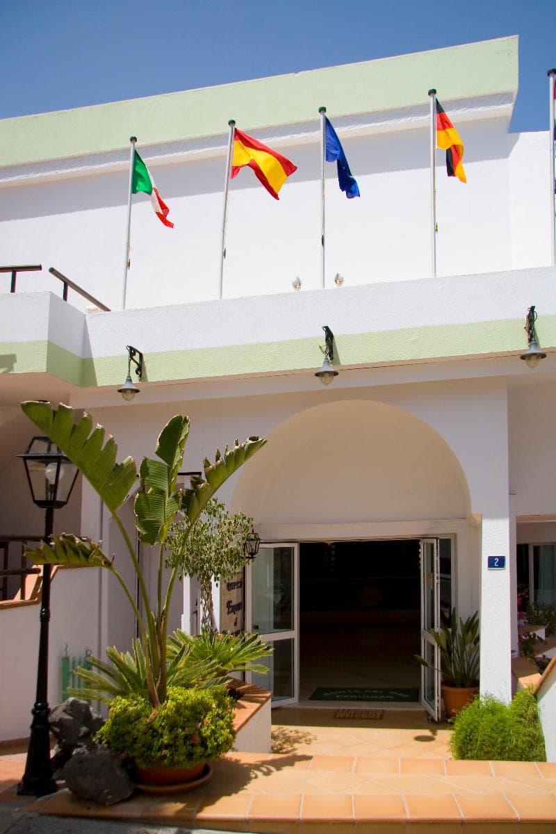 Aparthotel Esquinzo y Monte del Mar 4