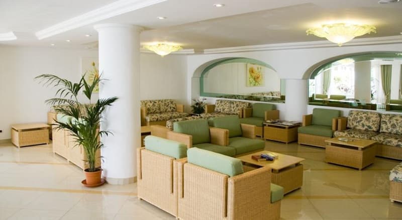 Aparthotel Esquinzo y Monte del Mar 5