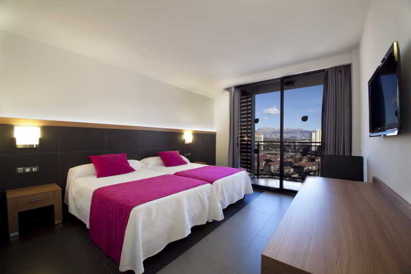Flash Hotel – Adults recommended 5