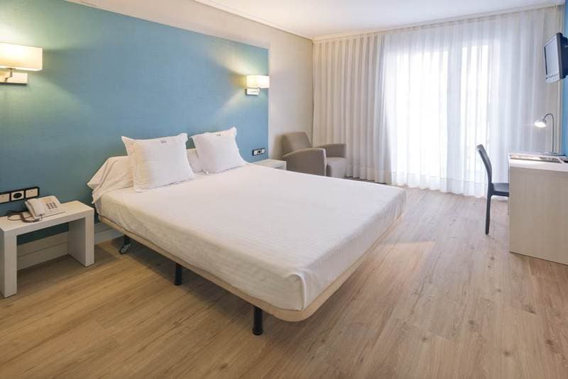 Num Hotel 2