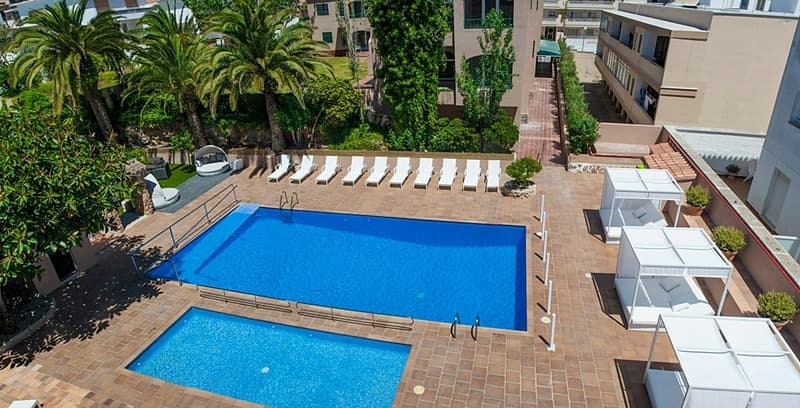 Apartamentos Turísticos Royal Life 3