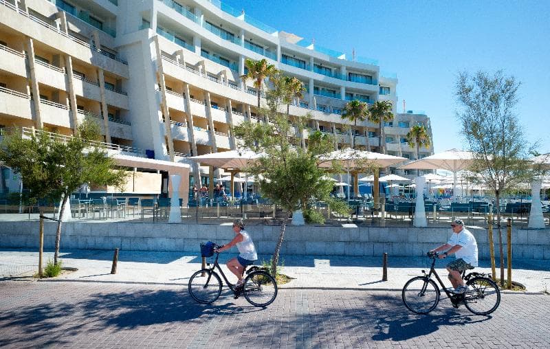 Aparthotel Fontanellas Playa 2