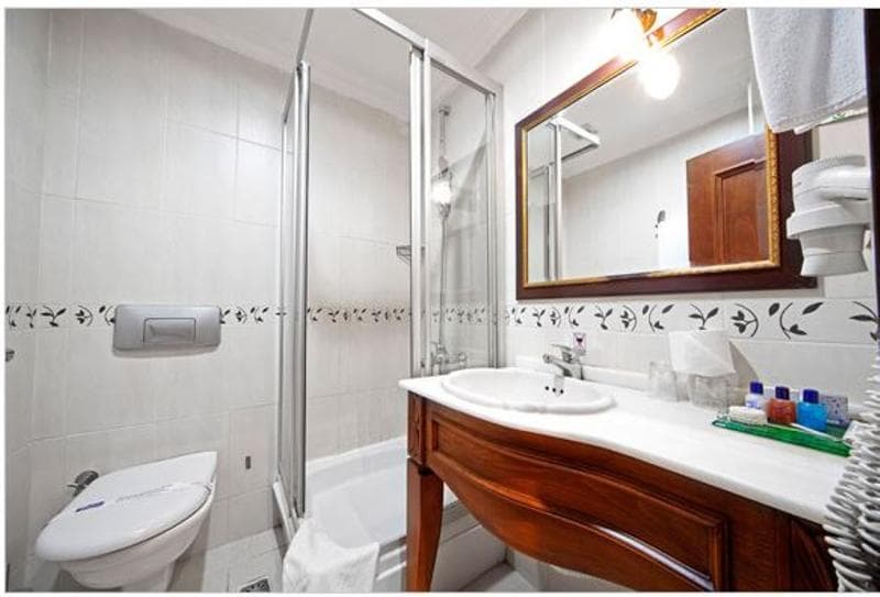 Azade Hotel 5