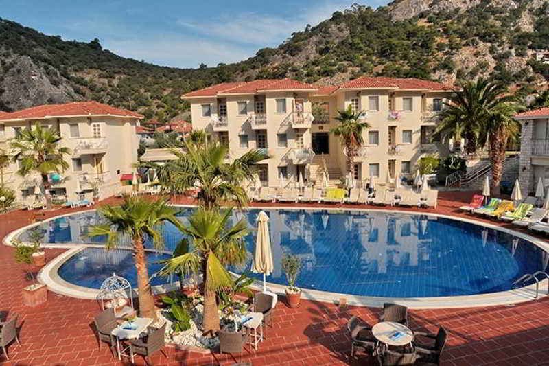 Blue Lagoon Delux Hotel photo 1