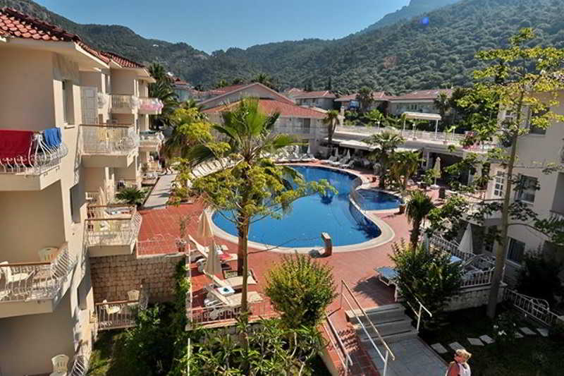 Blue Lagoon Delux Hotel 2