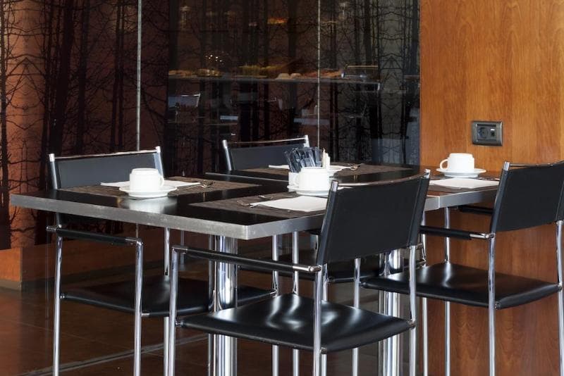 AC Hotel Ponferrada 4