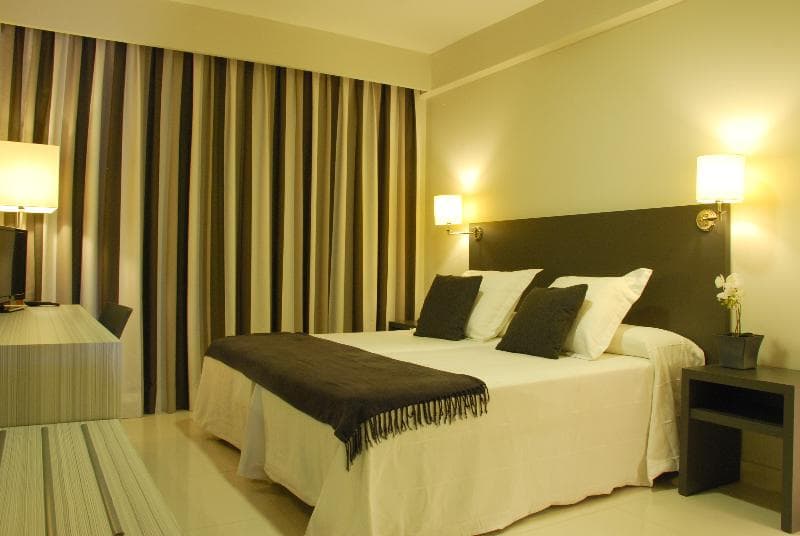 Los Robles 5