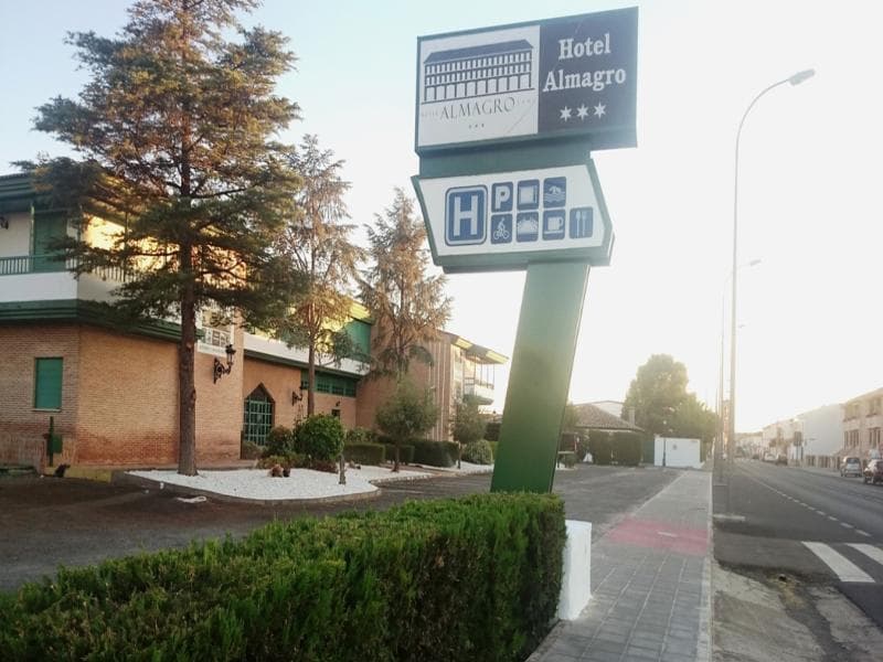 Hotel Almagro 4